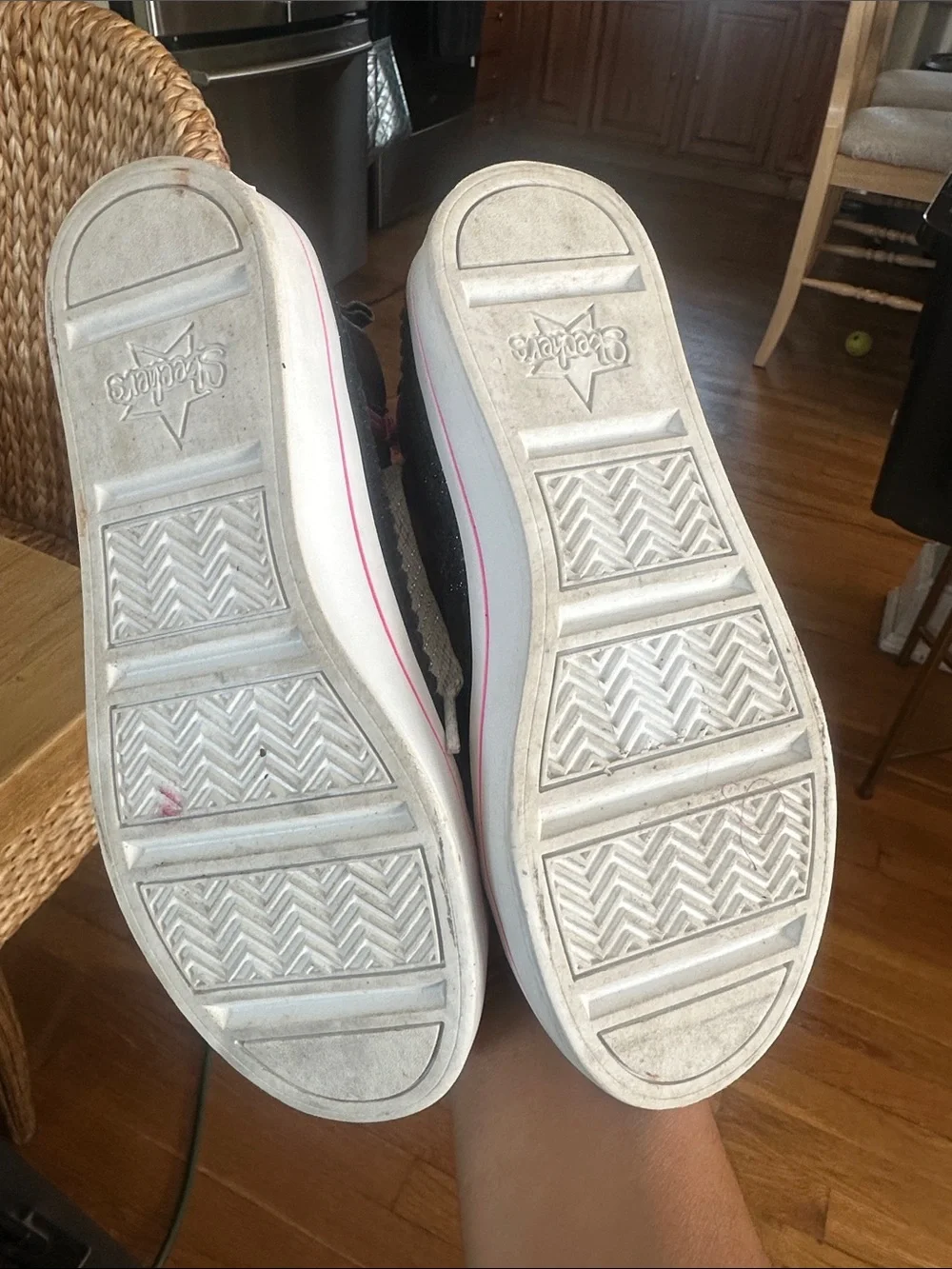 SKECHERS flip kicks sneakers